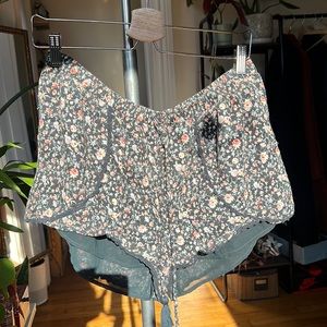 Floral American Eagle Shorts